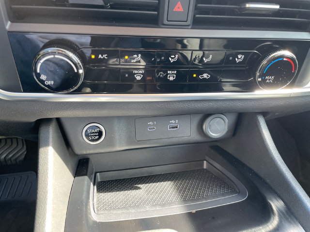 Used 2023 Nissan Rogue S AWD/4WD image 31