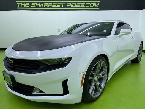 Used 2021 Chevrolet Camaro LT w/ RS Package image 5
