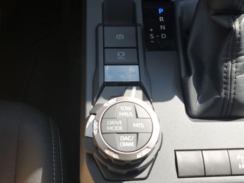 New 2025 Toyota Tacoma TRD Off-Road image 31