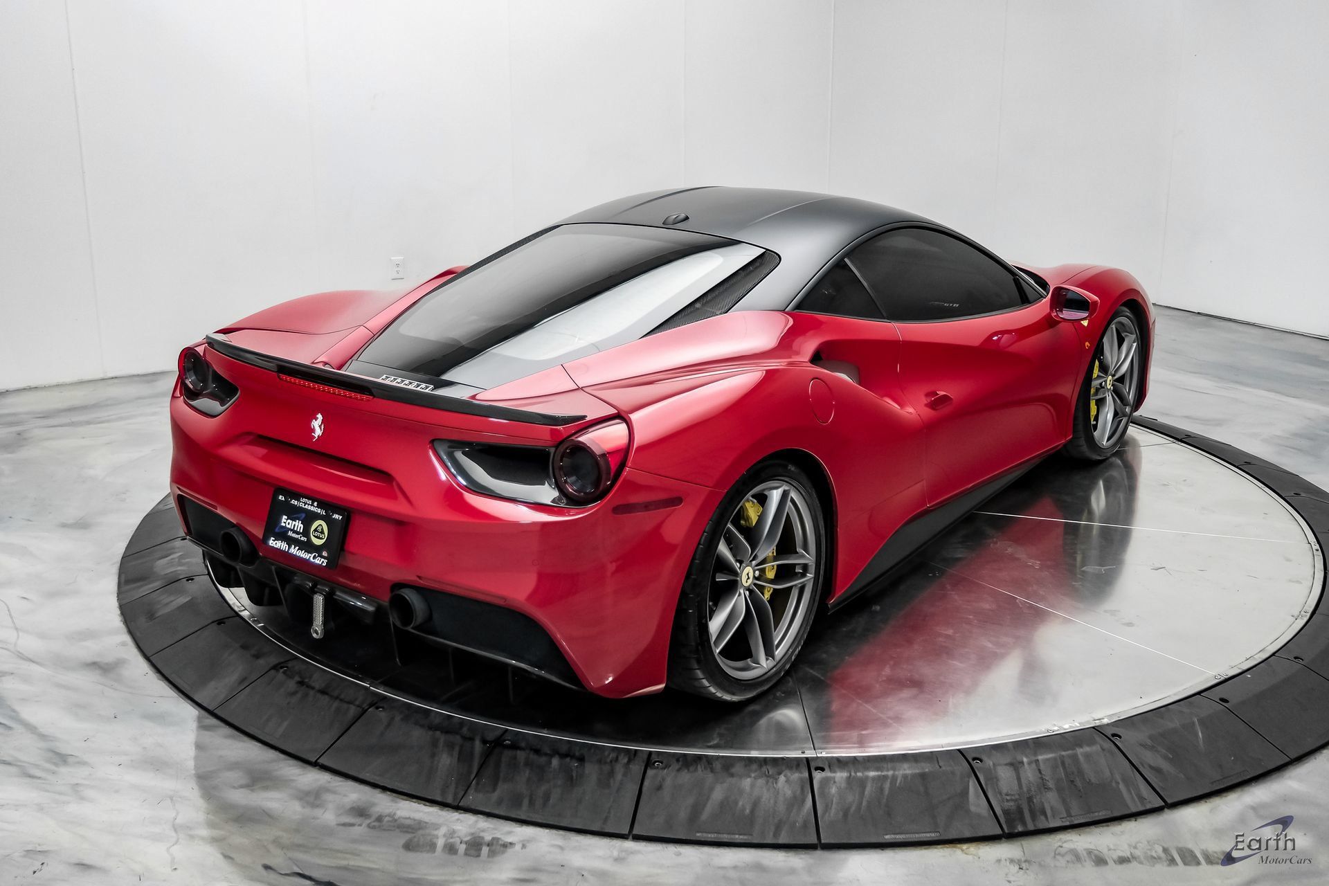 Used 2017 Ferrari 488 GTB RWD image 21