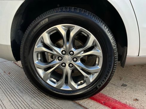 Used 2019 Buick Enclave Avenir w/ Avenir Technology Package image 9