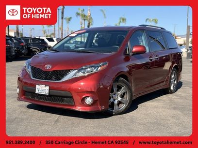 Used 2017 Toyota Sienna SE Premium