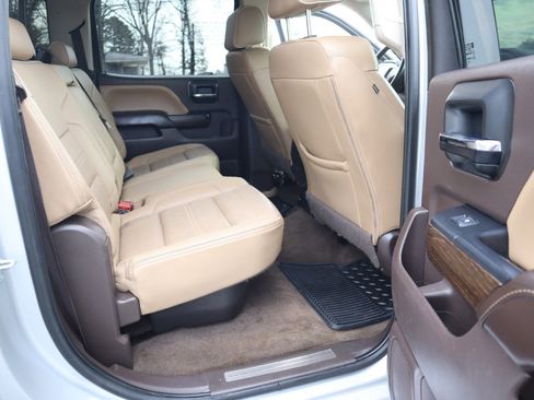 Used 2018 GMC Sierra 3500 Denali w/ Duramax Plus Package image 17