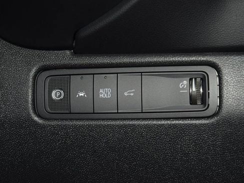 New 2025 Chevrolet Equinox EV RS w/ Convenience Package II image 33