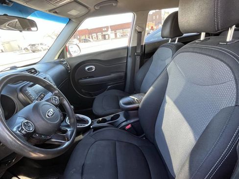 Used 2018 Kia Soul + FWD image 27