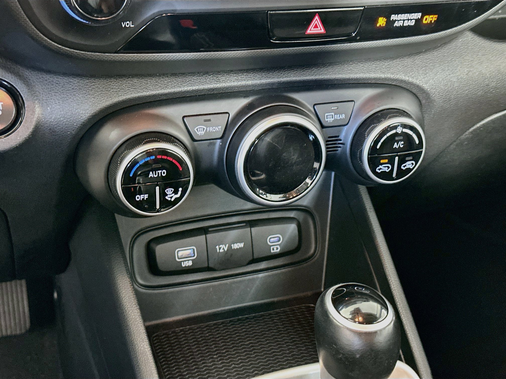 Used 2025 Hyundai Venue SEL FWD image 23