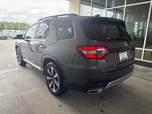 Certified 2023 Honda Pilot Touring image 23