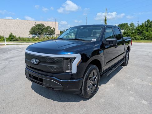 Certified 2025 Ford F150 Lightning Flash AWD/4WD image 5