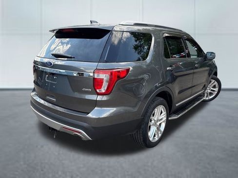 Used 2016 Ford Explorer XLT w/ Equipment Group 202A AWD/4WD image 4