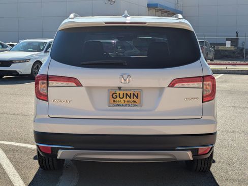 Used 2020 Honda Pilot Touring image 5