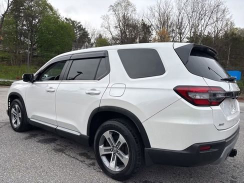 Used 2023 Honda Pilot EX-L image 2