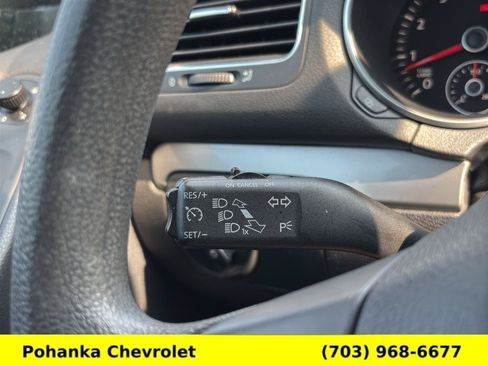 Used 2012 Volkswagen Golf 2-Door FWD image 10