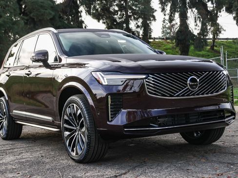 New 2026 Volvo XC90 B5 Plus image 3
