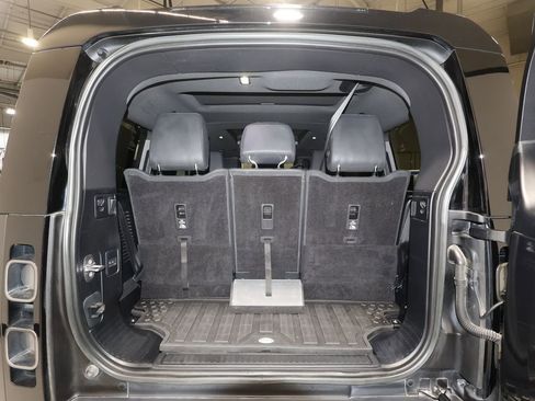 Used 2023 Land Rover Defender 130 X image 25