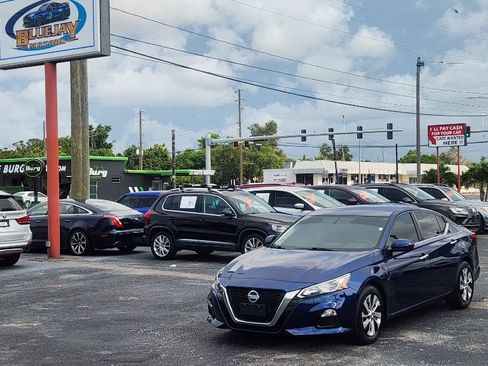 Used 2019 Nissan Altima 2.5 S FWD image 1