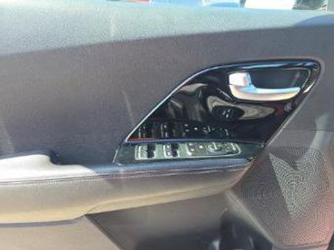 Used 2022 Kia Niro EX w/ Cold Weather Package image 19