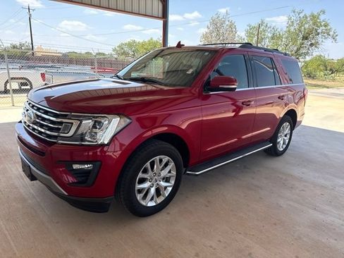 Used 2020 Ford Expedition XLT w/ Equipment Group 202A RWD image 3