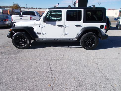 Used 2020 Jeep Wrangler Unlimited Sport image 8