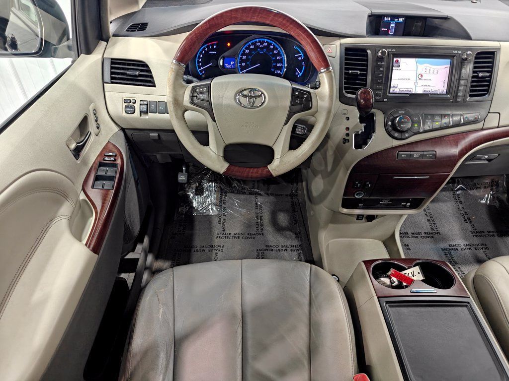 Used 2013 Toyota Sienna Limited w/ Premium Pkg AWD/4WD image 4