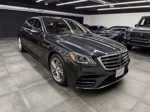 Used 2019 Mercedes-Benz S 560 4MATIC Sedan w/ AMG Line Exterior image 9