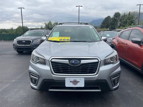 Used 2019 Subaru Forester Touring AWD/4WD image 2