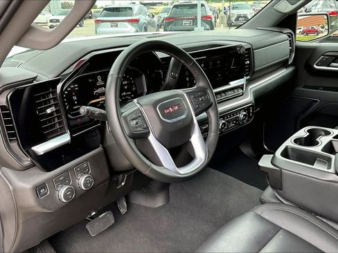 Used 2026 GMC Sierra 1500 SLT AWD/4WD image 18