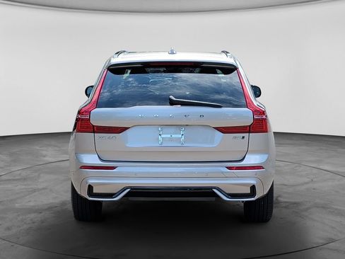 Used 2025 Volvo XC60 B5 Plus AWD/4WD image 6