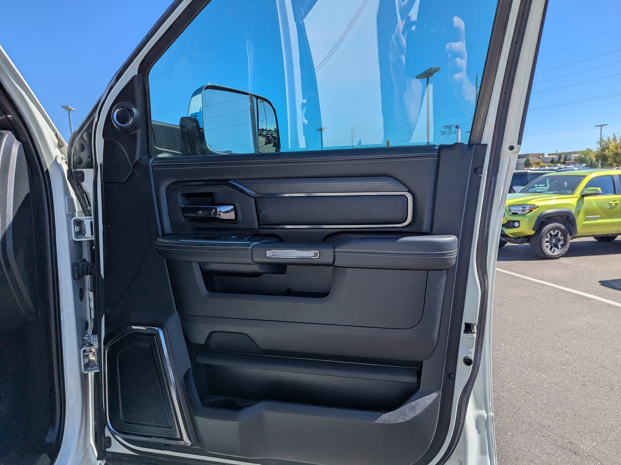 Used 2022 RAM 3500 Limited AWD/4WD image 41