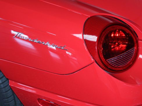 Used 2005 Ford Thunderbird RWD image 21