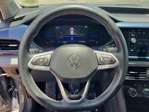 Used 2022 Volkswagen Taos SE FWD image 17