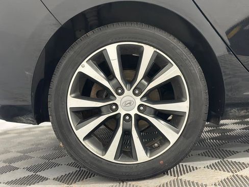 Used 2018 Hyundai Elantra GT image 36