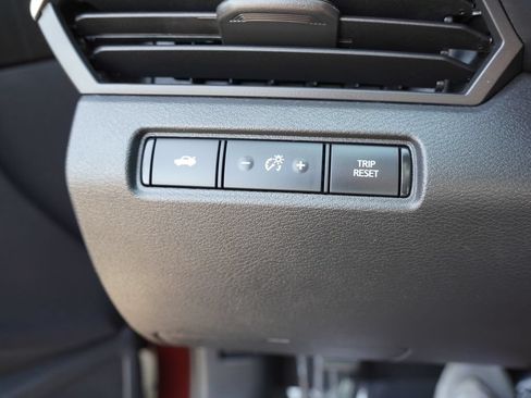 Used 2024 Nissan Altima 2.5 SV FWD image 22