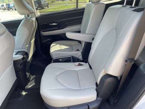 Certified 2025 Toyota Grand Highlander AWD image 14