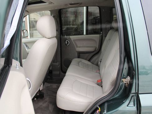 Used 2003 Jeep Liberty Limited image 14