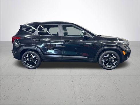 Used 2025 Kia Seltos S FWD image 8