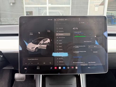 Used 2020 Tesla Model 3 Long Range AWD/4WD image 40