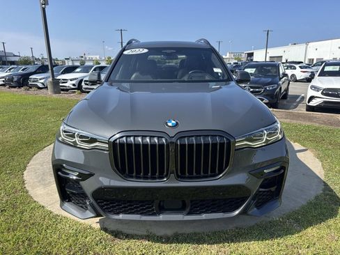 Used 2022 BMW X7 xDrive40i w/ M Sport Package AWD/4WD image 2