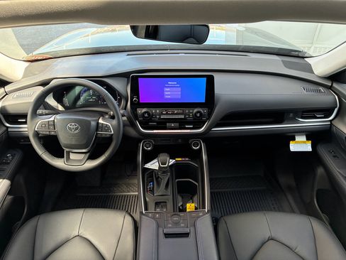 New 2026 Toyota Grand Highlander XLE image 16
