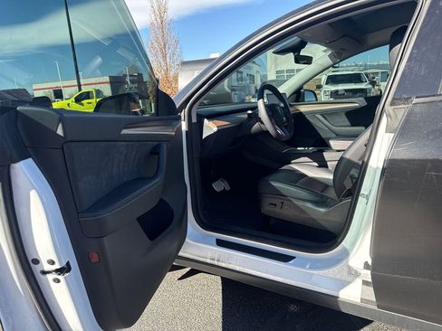 Used 2023 Tesla Model Y Performance image 56