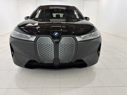 Used 2024 BMW iX xDrive50 w/ Sport Package AWD/4WD image 8