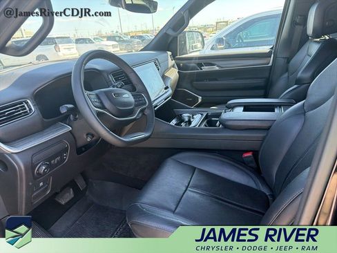 Used 2024 Jeep Wagoneer L Series II w/ Flexible Seating Group image 2