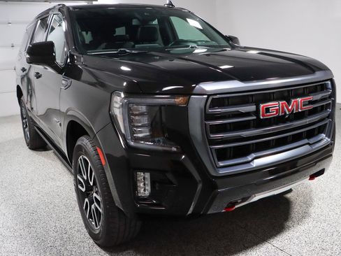 Used 2023 GMC Yukon AT4 w/ AT4 Premium Package AWD/4WD image 5