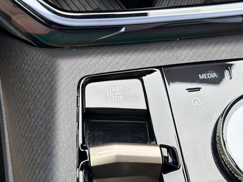 Used 2025 BMW X3 xDrive30i w/ Premium Package image 28