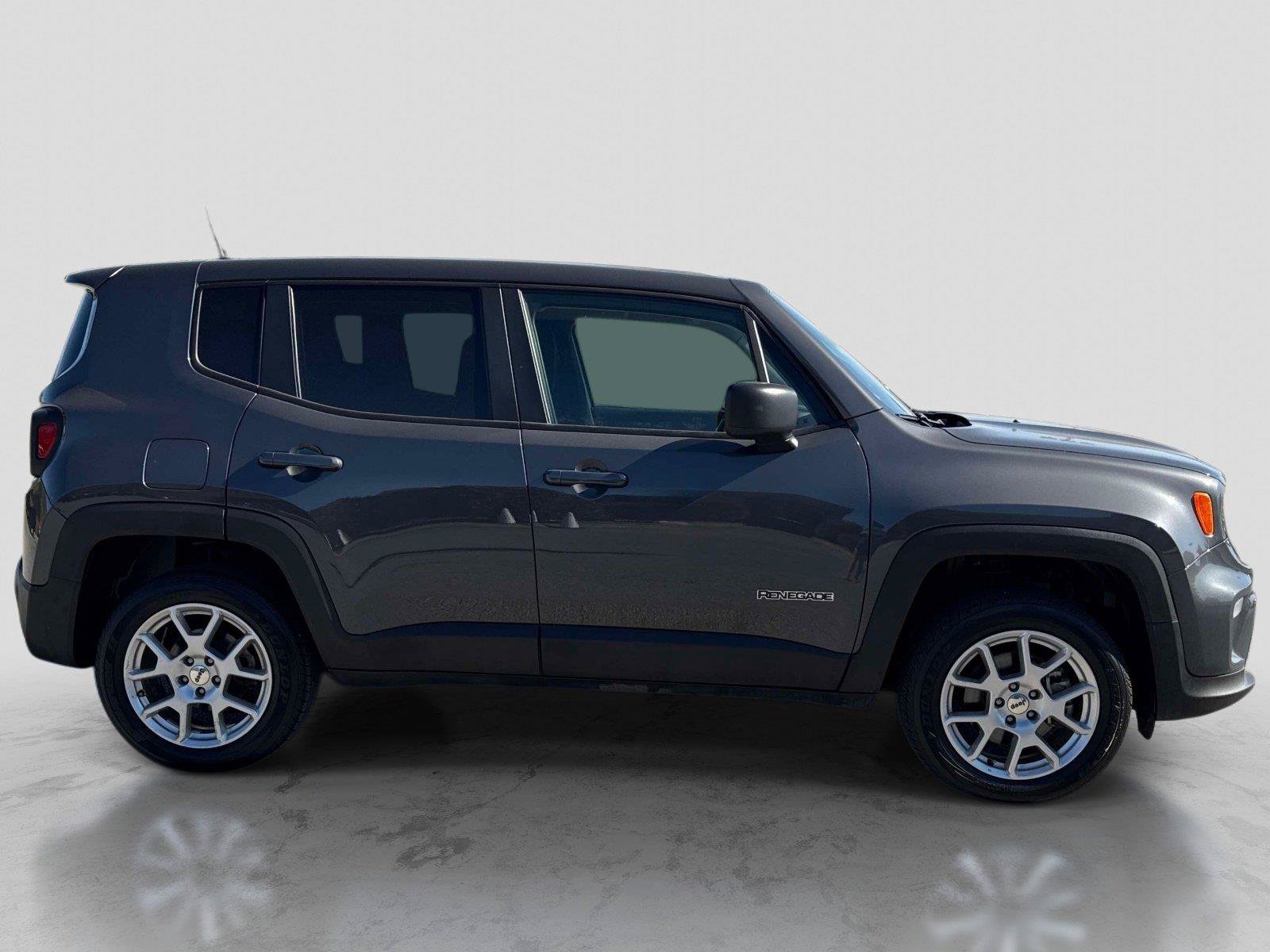 Certified 2023 Jeep Renegade Latitude AWD/4WD image 4