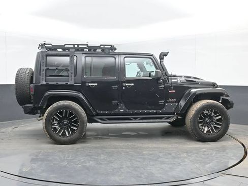 Used 2016 Jeep Wrangler Unlimited Sahara w/ Max Tow Package AWD/4WD image 11