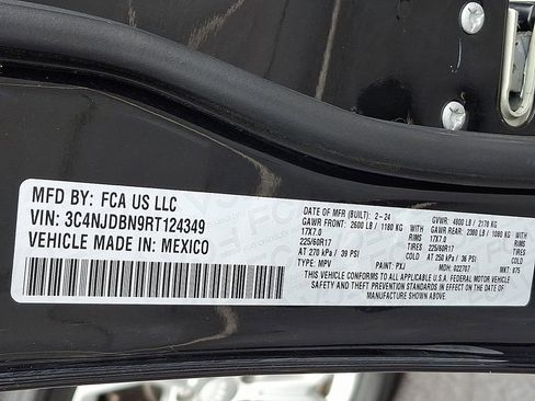 Used 2024 Jeep Compass Latitude image 26