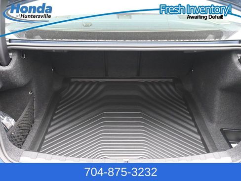 Used 2025 BMW 330i Sedan w/ M Sport Package image 10