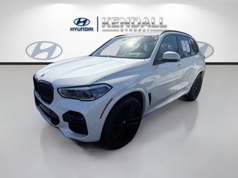 Used 2022 BMW X5 M50i w/ Executive Package AWD/4WD image 3