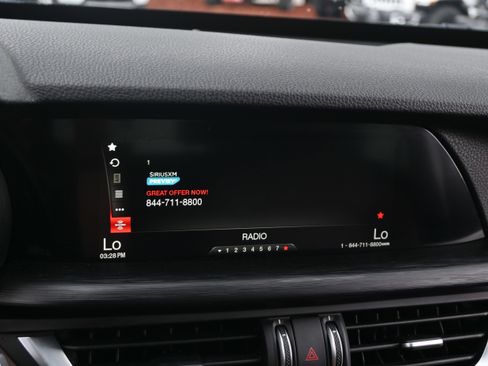 Used 2018 Alfa Romeo Stelvio AWD image 23