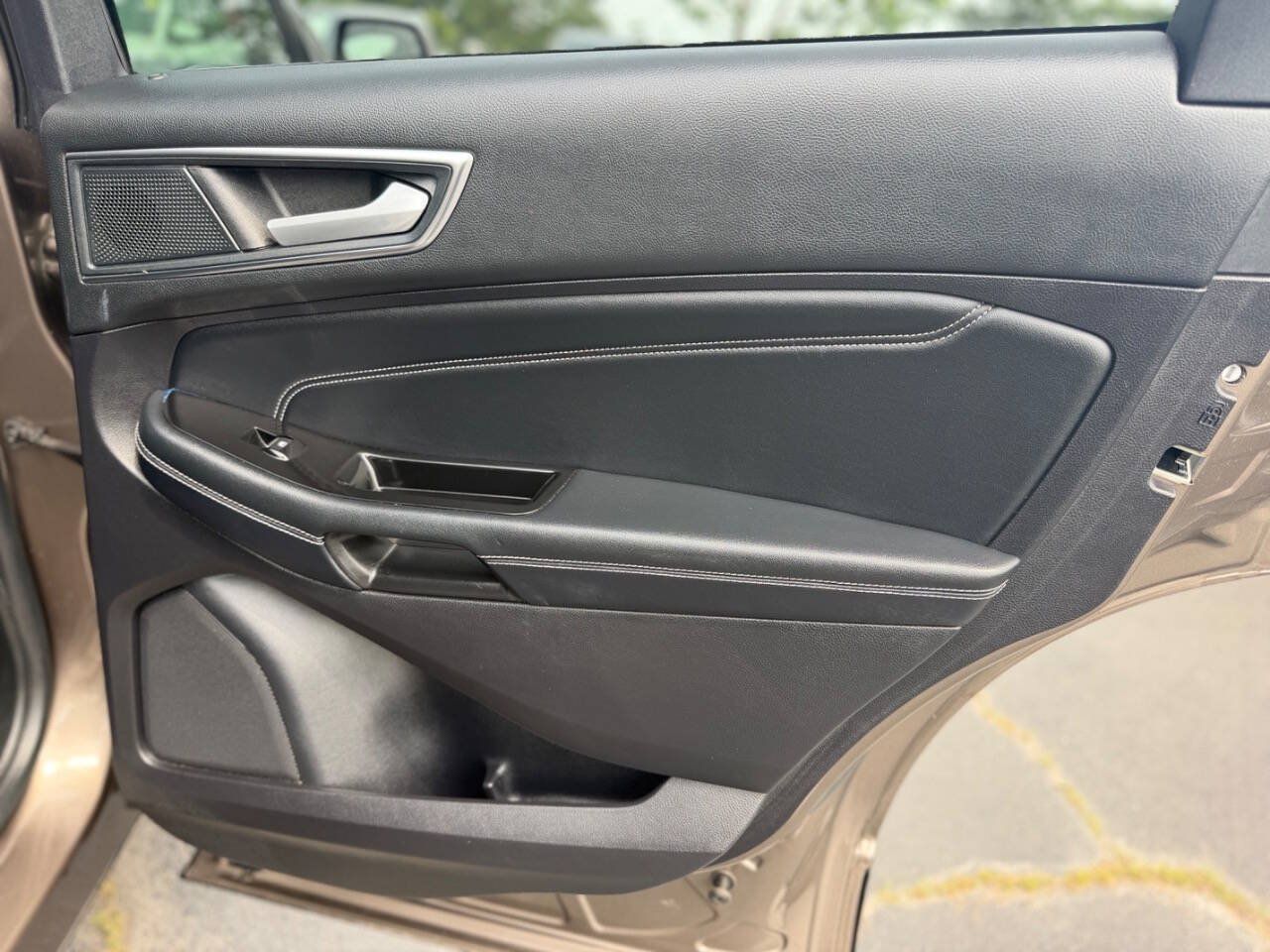 Used 2019 Ford Edge Titanium AWD/4WD image 9